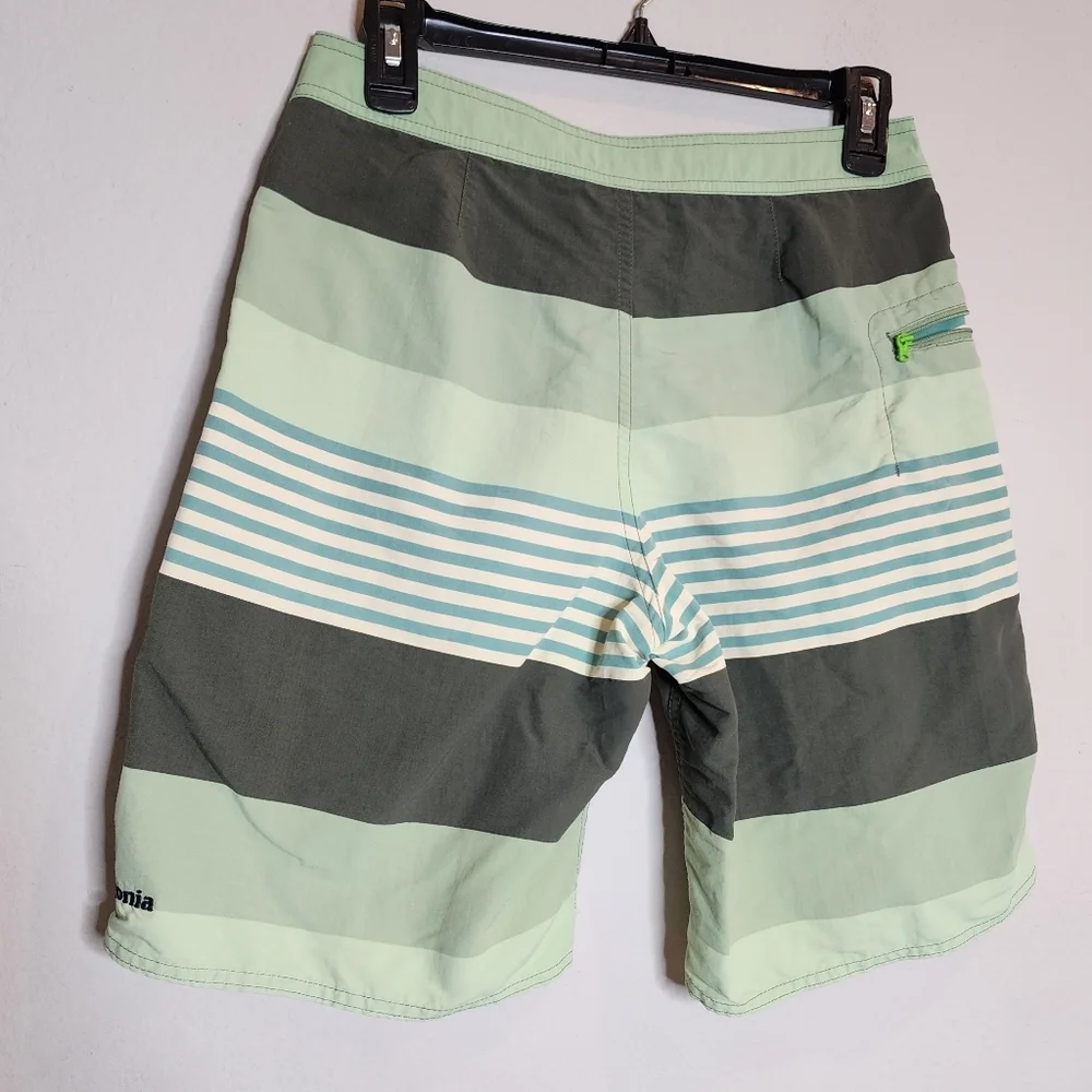 Patagonia Boys‎ 16 board shorts green blue stripe